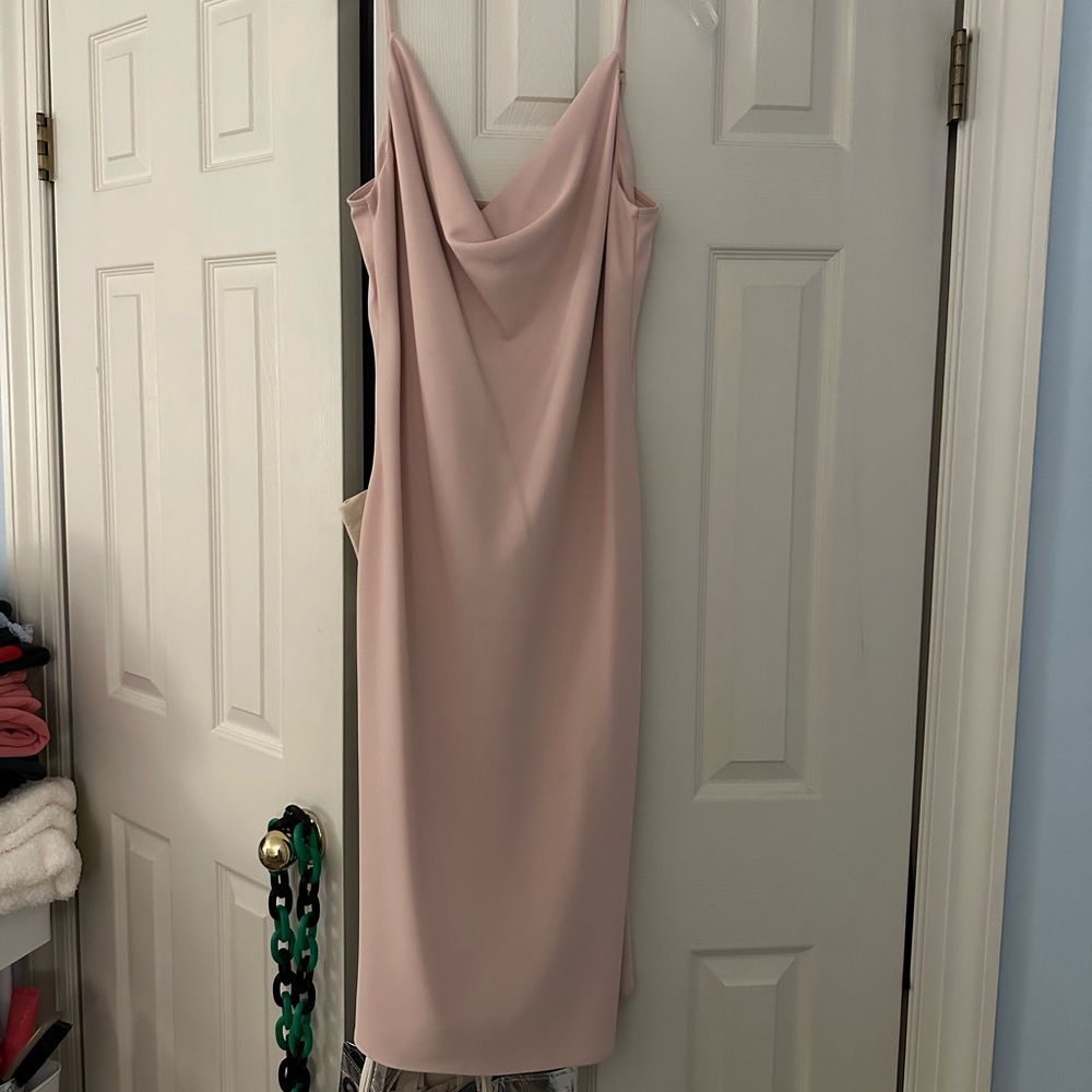 Aritzia Babaton cowl neck 7/8 length dress - pale pink, size L

Never worn!!